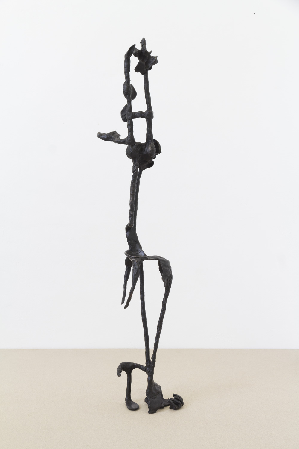 Der Denker - eingeschlafen, 2018, Bronze (patiniert), 126x20x30 cm 